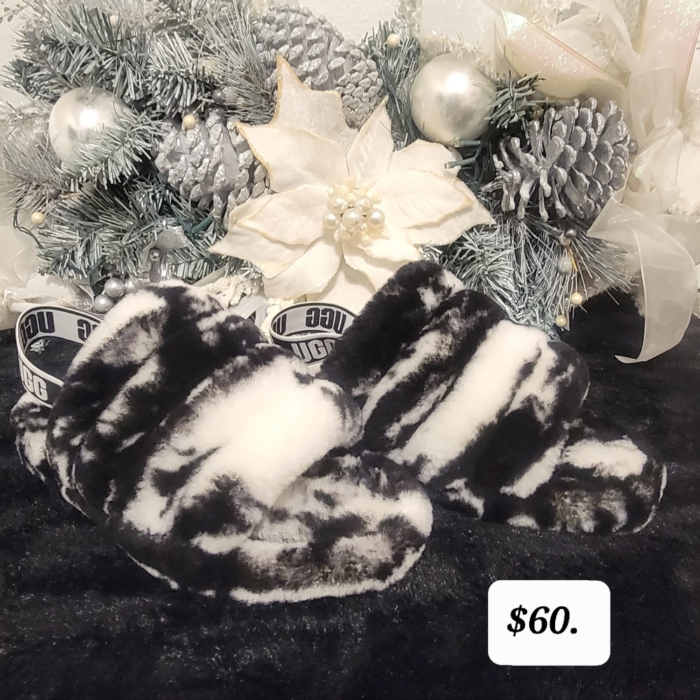 NWOT Beautiful UGG slippers.